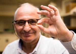 professor-rachid-yazami-his-smart-chip
