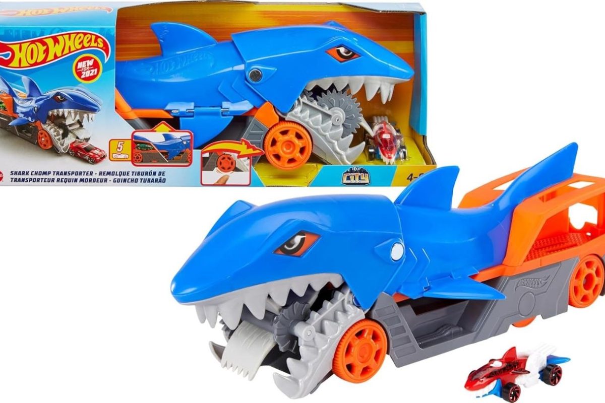 Hot Wheels Köpek Balığı Taşıyıcı Hot Wheels Köpek Balığı Taşıyıcı Oyun Seti, 1 Adet 1:64 Ölçekli Araba İçerir, 4-8 Yaş Arası Çocuklar İçin GVG36 GVG36