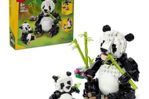 LEGO Creator 3’ü 1 Arada Vahşi Hayvanlar: Panda Ailesi 31165-8 Yaş ve Üzeri Çocuklar için Orka veya Penguene Dönüşen Oyuncak Yapım Seti, Doğum Günü Hediyesi (626 Parça)