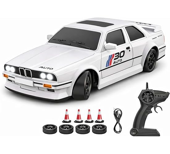 Giffy/Oyuncak BMWW E30 Drift Araba 4×4 Uzaktan Kumandalı Araba 2.4GHz Şarjlı LED Işıklı 15 Km Hız Araba (Beyaz)