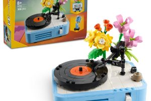LEGO Creator 3ü 1 Arada Çiçekli Pikap 31172-8 Yaş ve Üzeri Kız ve Erkek Çocuklar için Radyo ve Mikrofona Dönüşebilen Yaratıcı Oyuncak Yapım Seti, Müzik Oyuncakları Yaratıcı Hediye Fikri (366 Parça) LEGO Creator