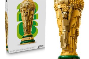LEGO Editions FIFA Dünya Kupası Resmi Kupa 43020-12 Yaş ve Üzeri Çocuklar için 2 İnsan Figürü, İkonik Küre ve Levha İçeren Yaratıcı Dekoratif Yaratıcı Oyuncak Yapım Seti, Hediye Fikri (2842 Parça)