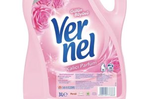 Vernel Gülün Büyüsü Kalıcı Parfüm 30 Yıkama Çamaşır Yumuşatıcısı (1 x 3000 mL)