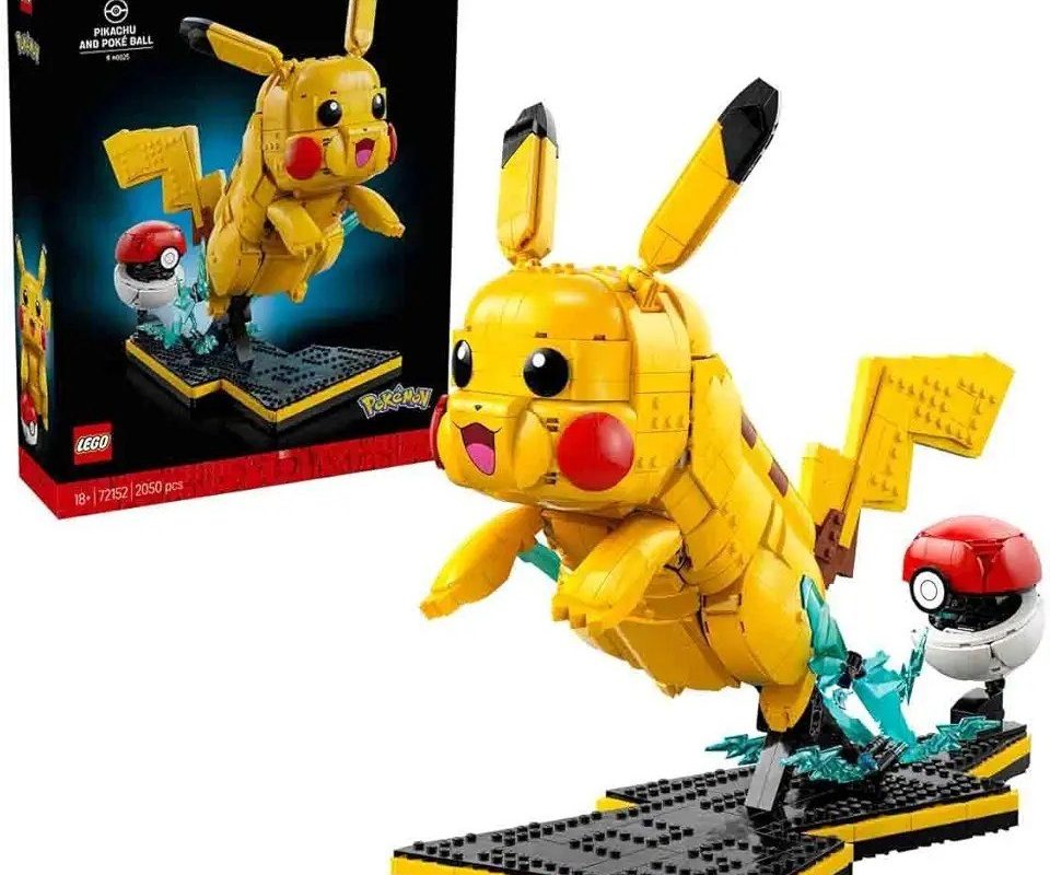 LEGO Pokémon™ Pikachu ve Poké Topu 72152 – Yetişkinler için Duruşu Ayarlanabilir Figür İçeren Video Oyunu Modeli Yapım Seti (2050 Parça)