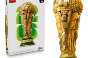 LEGO Editions FIFA Dünya Kupası Resmi Kupa 43020-12 Yaş ve Üzeri Çocuklar için 2 İnsan Figürü, İkonik Küre ve Levha İçeren Yaratıcı Dekoratif Yaratıcı Oyuncak Yapım Seti, Hediye Fikri (2842 Parça)