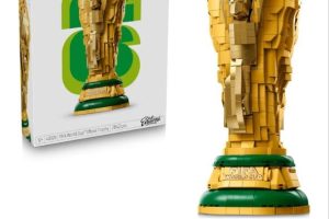 LEGO Editions FIFA Dünya Kupası Resmi Kupa 43020-12 Yaş ve Üzeri Çocuklar için 2 İnsan Figürü, İkonik Küre ve Levha İçeren Yaratıcı Dekoratif Yaratıcı Oyuncak Yapım Seti, Hediye Fikri (2842 Parça)