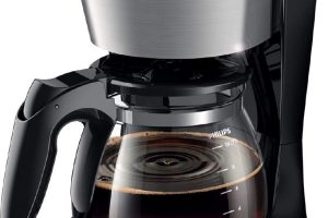 Philips Filtre Kahve Makinesi, 1,2 Lt Kapasite, Otomatik Kapanma, Cam Demlikli, Kolay Doldurma, Zamanlayıcı, Siyah ve Metal, HD7459/20
