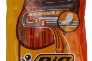 BIC 3 Sensitive Erkek Tıraş Bıçağı 4’lü Poşet (1 x 4 Adet), 3 Bıçaklı, Aloe Vera ile Zenginleştirilmiş Kayganlaştırıcı Jel Şerit