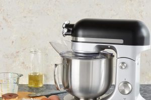 (%23.83) Karaca Multicast Dokum Chef Stand Mikser, Yoğurucu, 1600W, 11 Hız Ayarı, Paslanmaz Çelik, Siyah
