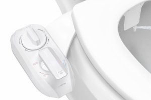 🛍 LUXE Bidet NEO 320 Plus – Yeni Nesil Sıcak Su Bide Klozet Kapağı Eklentisi, Yenilikçi EZ-Kaldırma Menteşeleri, Çift Nozullu ve 360° Kendini Temizleme Modu (Beyaz)