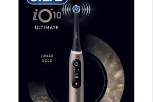 Oral-B iO10 Gold Şarjlı/Elektrikli Diş Fırçası, 1 Fırça Başlığı, Hızlı Manyetik Şarj Cihazı, Uzun Ömürlü Pil, Şarj Eden Seyahat Kabı