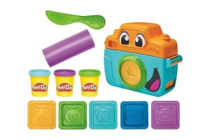 🛍️ Play Doh Fotoğraf Eğlencesi Başlangıç Seti | Hayal Gücüne Dayalı Oyun İçin Oyuncak Kamera | 2 Yaş ve Üzeri Kız ve Erkek Çocuklar İçin Sanat ve El İşi Etkinlikleri | 7 Aksesuar ve Oyun Matı Dahil — %70 İndirim