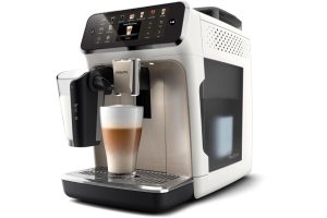 🚨 Philips 5500 Serisi LatteGo Tam Otomatik Espresso Makinesi, 20 Sıcak ve Soğuk İçecek, Renkli Dokunmatik Ekran, SilentBrew Teknolojisi (EP5543/90) — %99 İndirim