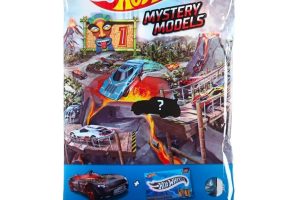 🛍 Hot Wheels oyuncak araba, içinden nadir veya çok nadir araç çıkabilen opak sürpriz paket içinde 1:64 ölçekli oyuncak araba ve çıkartma, karışık paket (Stiller çeşitlilik gösterebilir), Y8127