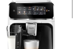 Philips Serisi 3300 Tam Otomatik Espresso Makinesi LatteGo Süt Sistemi ile, 6 Kahve Çeşidi, SilentBrew Teknolojisi, AquaClean Filtre – Beyaz & Parlak Siyah (EP3343/50)