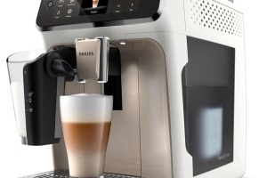 Philips 5500 Serisi LatteGo Tam Otomatik Espresso Makinesi, 20 Sıcak ve Soğuk İçecek, Renkli Dokunmatik Ekran, SilentBrew