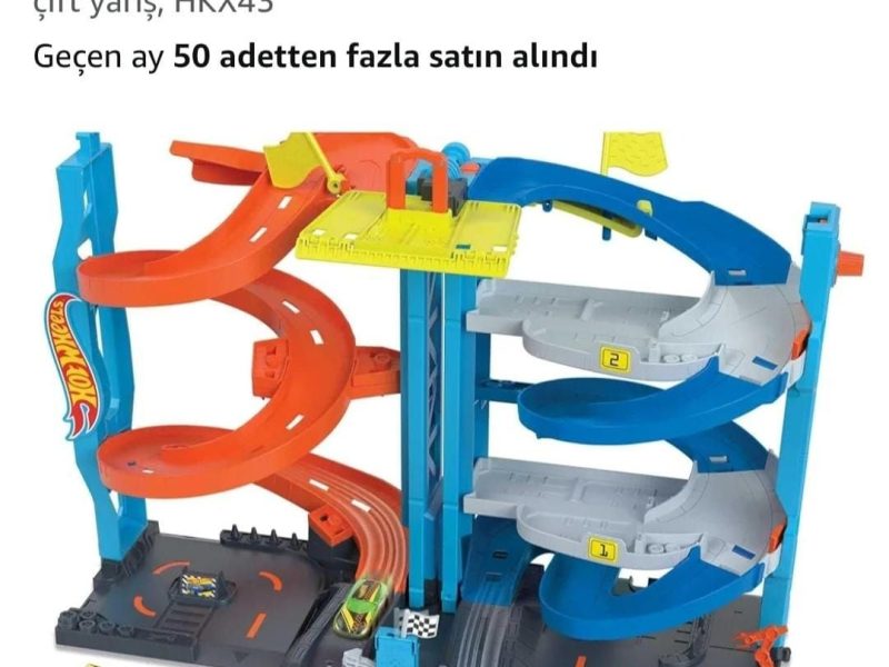Hot Wheels® Heyecanlı Yarış Kulesi | Araç ve parça seti ölçekli 1:64, 2 oyun modu, tek veya çift yarış, HKX43