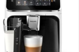 Philips Serisi 3300 Tam Otomatik Espresso Makinesi LatteGo Süt Sistemi ile, 6 Kahve Çeşidi, SilentBrew Teknolojisi, AquaClean Filtre – Beyaz & Parlak Siyah (EP3343/50)