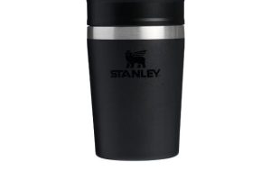 Stanley Cafe To-Go Travel Mug Termos Bardak, Siyah, 0.23 Litre | 3 saat dayanır. Sıcak – 4 saat. Soğuk – Bulaşık makinesinde yıkanabilir – Taşıma sapı – Paslanmaz çelik