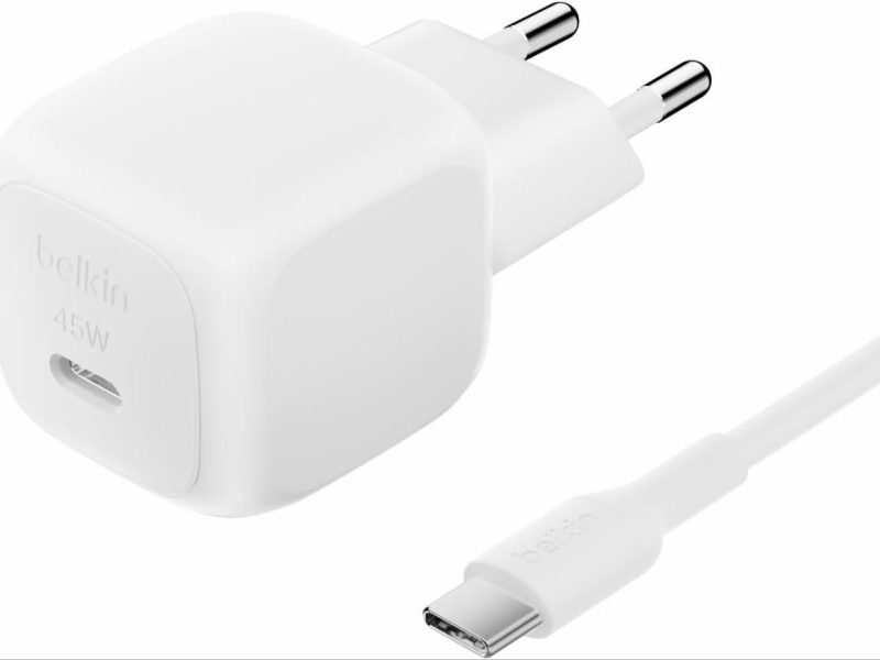 Belkin Kompakt Duvar Şarj Cihazı 45 W + USB-C – USB-C Kablosu, Apple iPhone 17, 16, 15, 14, Plus, Pro, Pro Max, Samsung Galaxy S25 Serisi, S24, Pixel 9, iPad, AirPods ve Fazlası için Hızlı Şarj, Beyaz