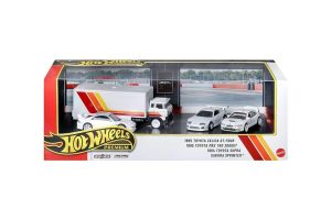 🛍️ Hot Wheels® Koleksiyon Seti Arabalar sergilenmeye uygun setler, 3 adet 1:64 ölçekli araba ve 1 adet 1:64 ölçekli Team Transport araç, Metal/Metal™ şasi ve Real Riders™ tekerlekler, JHW44