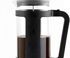 Bialetti – Smart French Press: Yaklaşık 1L kapasiteli kahve hazırlayıcı – Siyah Polipropilen Gövde – Bulaşık Makinesinde Yıkanabilen Borosilikat Cam Sürahi – Paslanmaz Çelik Filtre Sistemi — %35 İndirim | Amazon TR Fırsatı