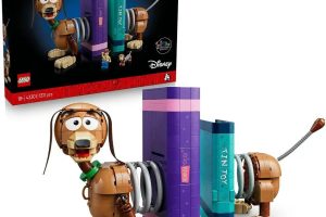 LEGO Disney ve Pixar Oyuncak Hikayesi Köpek Slinky Kitap Desteği 43301