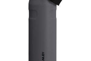 🛍 Stanley Flip Straw 2.0 Sports Water Bottle With Straw 0.7L – 10 Hours Cold – 2 Days Iced – Stainless Steel – BPA Free – Leak Resistant – Fits in Cup Holder – Dishwasher Safe – Charcoal