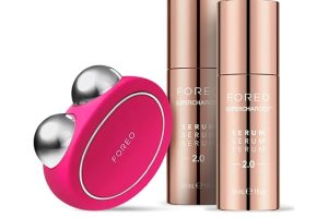 FOREO Bear Forever Firm set halinde – Bear yüz masaj aleti mikro akım + 2 x iletken serum 30 ml – yaşlanma karşıtı cihaz – yüz kaldırma – fuşya — %55 İndirim