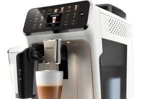 Philips 5500 Serisi LatteGo Tam Otomatik Espresso Makinesi, 20 Sıcak ve Soğuk İçecek, Renkli Dokunmatik Ekran, SilentBrew Teknolojisi (EP5543/90)