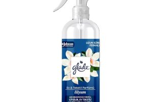 🛍️ Glade Ev ve Tekstil Spreyi Lilyum 450 ml, Leke Bırakmaz